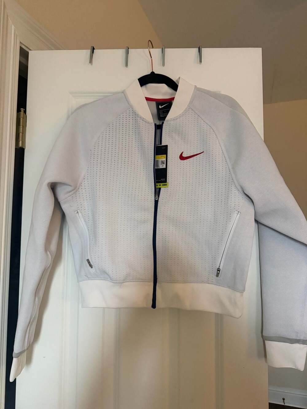 Nike Women's NSW Tech Fleece Collared Bomber Jacket White CZ3619-100